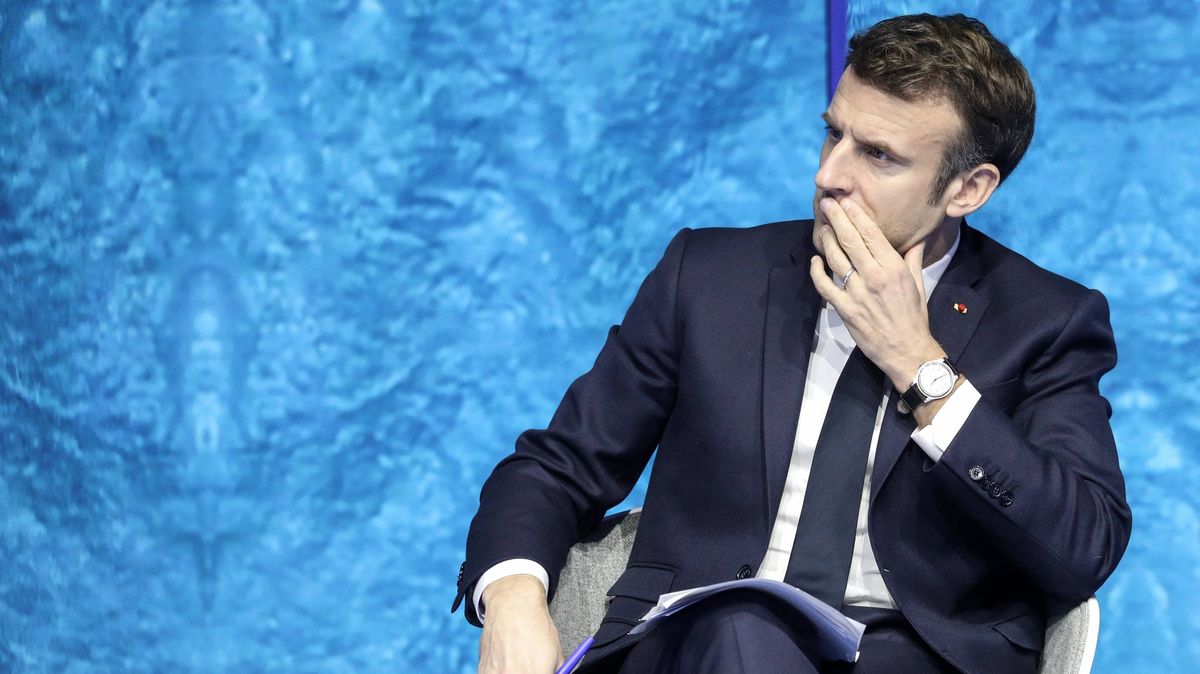 Macron k Putinovi: Upřímný dialog není slučitelný s vyostřováním napětí